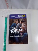 the sheriff&#39;s secret by julie anne lindsey 2018 novel fiction paperback good - $5.94