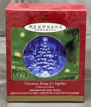 2001 Hallmark Keepsake Ornament ￼Plate Christmas Brings Us Together W/ Stand - £7.62 GBP