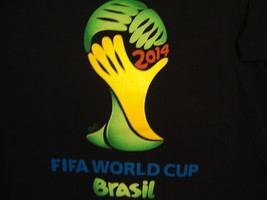 FIFA World Cup 2014 Brasil Soccer Game Sports Vacation Black Adidas T Shirt M - $15.91
