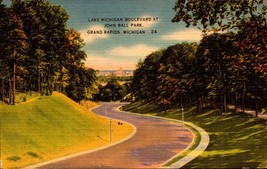 Linen Postcard Lake Michigan Boulevard At John Ball Park - Michigan -BK45 - £3.12 GBP