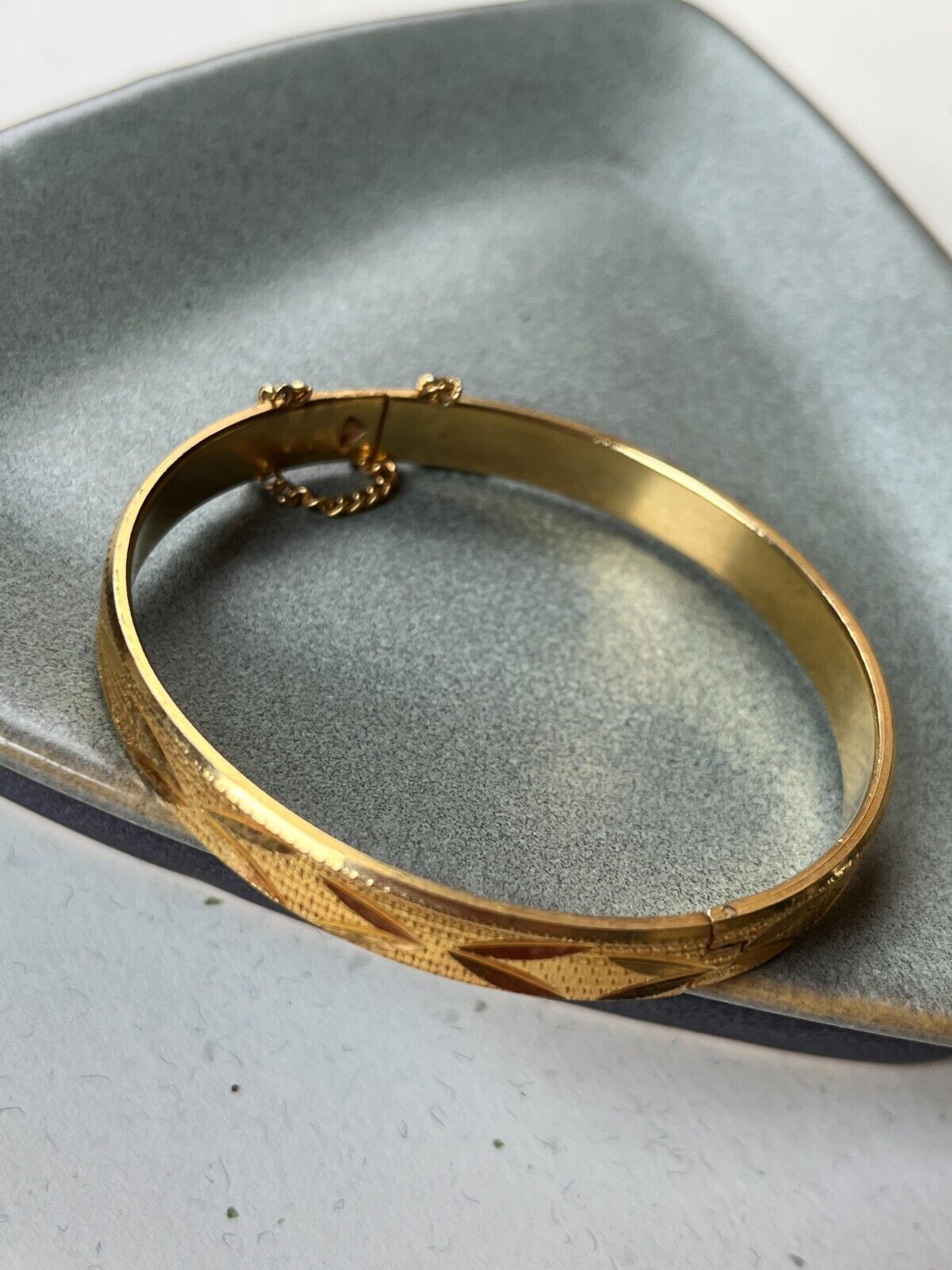 Primary image for Vintage Etched Bright Goldtone Hinged Bangle Bracelet w Safety Chain  – 2 and 3/