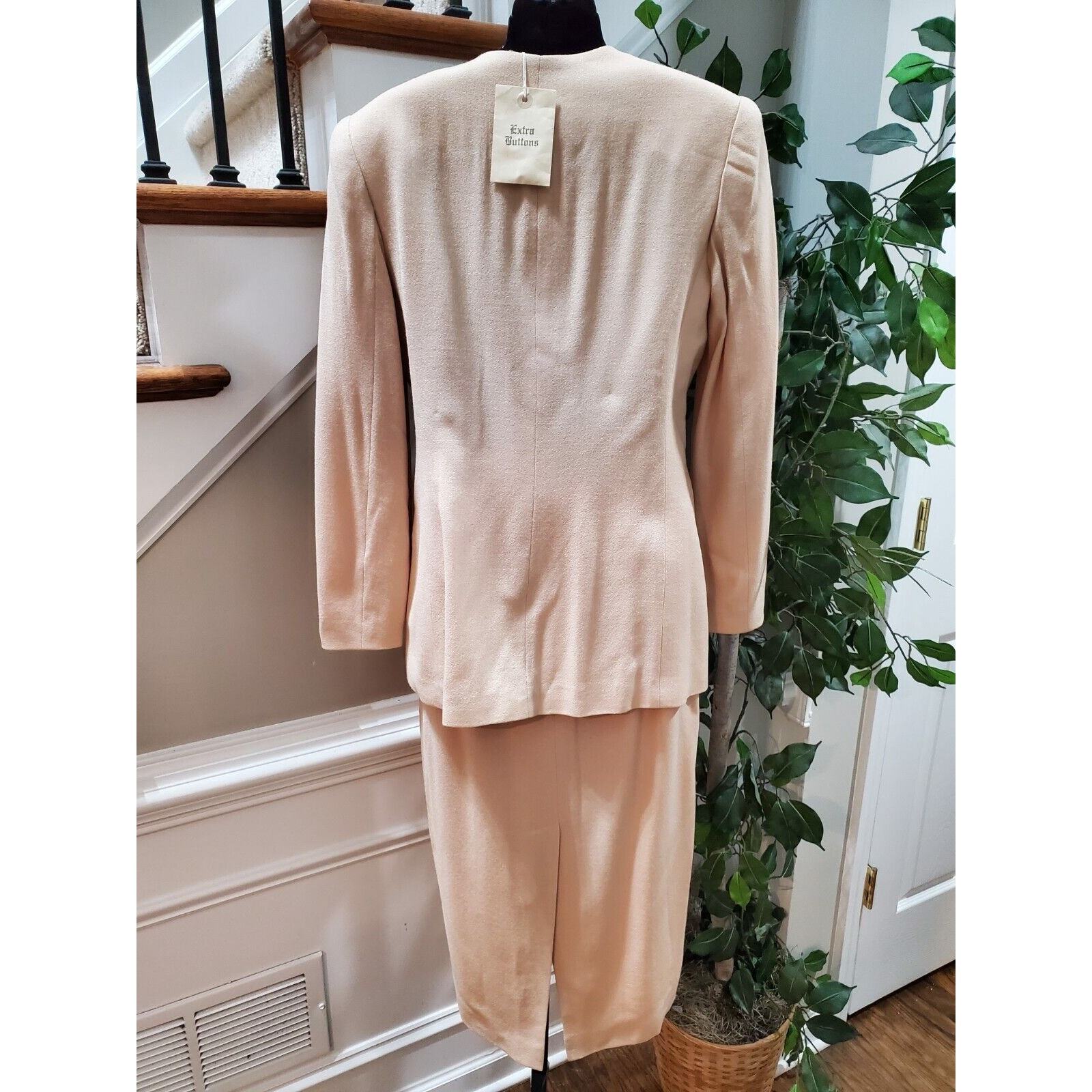 VTG New Classics Casual Corner Beige Single Breasted Blazer& Skirt 2 Pc's Suit 4 Item image 7