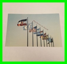 Vintage Avenue Of Flags Postcard Wenonah Park Bay City, Michigan UNUSED - £7.98 GBP