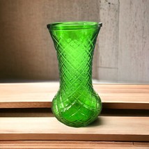 Vintage Hoosier Glass Vase 8.5” Etched Diamond Pattern Green Emerald 4086 - $9.46