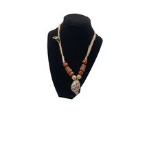 Vintage Wood and Shell Necklace - £15.13 GBP