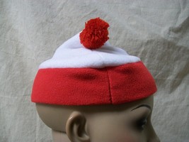 Small Red &amp; White Beanie Hat Cap Child Pet Waldo Wally Wenda Wilma Woof ... - $187.53 MXN