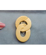 Fancy Carved Butterscotch Bakelite Fur Dress Scarf Clip - €25,86 EUR