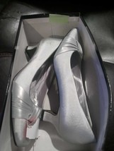 Women&#39;s dress shoes  size 8 Wedding shoes brand new - $13.99