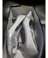 Women&#39;s dress shoes  size 8 Wedding shoes brand new - $13.99