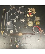 18 pc Disney Jewelry Lot Vintage to Modern All Signed - $1,354.23 MXN