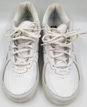 Men&#39;s New Balance White Walking Shoes Size 11.5 D Wide Sneakers MW577 - $28.00