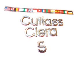Vintage--OLDSMOBILE- Cutlass Ciera S - International Flag Fender EMBLEM- Oem Gm - £17.97 GBP