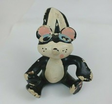 Vintage Skunk Sitting 3&quot; Collectible Figure Toy Rare - £11.43 GBP