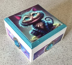 Adorable Alice in Wonderland Cheshire Cat Decorative Wooden Trinket Box  - £8.36 GBP