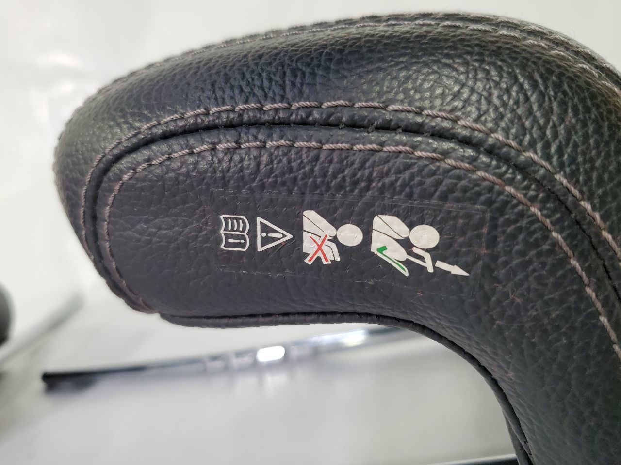 2013 Mercedes GL450 OEM Set Black Rear Left Right And Center Headrest  Item image 6