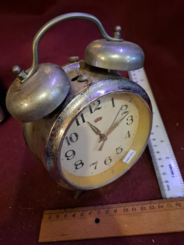 Vintage mechanical clock [CLK10344] - $59.00