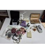 Costume jewelry lot - £15.92 GBP