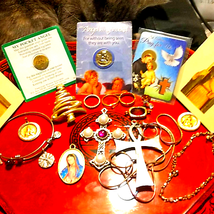 Beautiful Vintage Religious Lot of Jewelry - £20.82 GBP