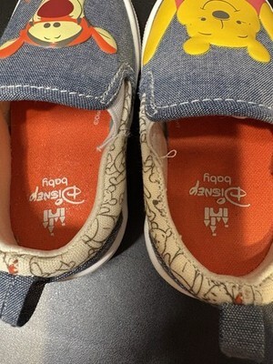 Disney Winnie the Pooh Classic Baby Shoes- Size 4 - GUC Item image 4