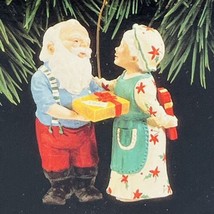 Hallmark Keepsake Ornament 1992 Mr. and Mrs. Claus Gift Exchange #7 7th Series - £6.52 GBP