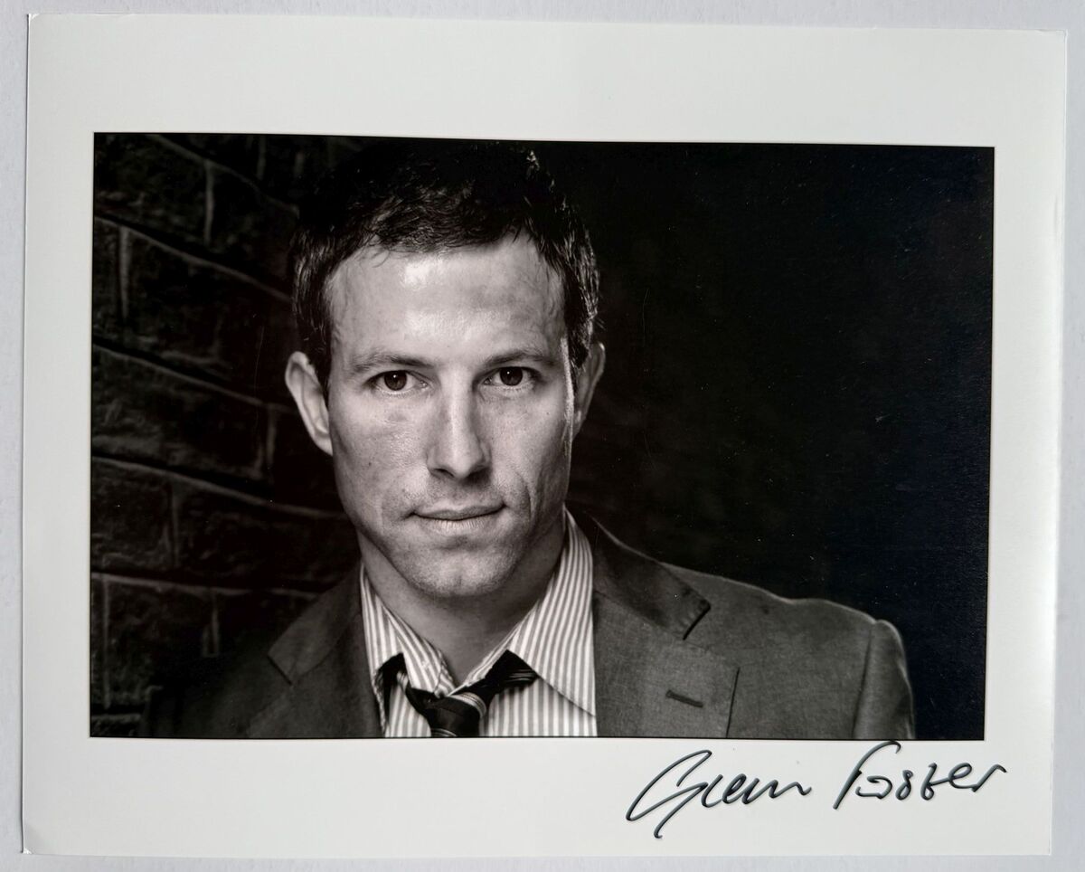 Glenn Foster Signed Autographed Glossy 8x10 Photo - $19.99 Glenn Foster Signed Autographed Glossy 8x10 Photo - $19.99