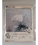 Vogart Crafs Stamped 2 Pillow tubing 1977 Embroidery Painting Daisies Cr... - $19.55 CAD