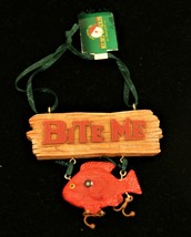 New Kurt Adler hand-painted resin &quot;Bite Me&quot; fishermen&#39;s Christmas ornament - £12.51 GBP