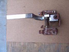 1987 BROUGHAM RIGHT INSIDE DOOR HANDLE OEM USED CADILLAC 1977 92 78 80 8... - $1,439.38 MXN