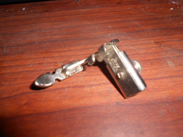Singer Slant Shank Adjustable Zipper Foot #161165 Gt. Brit. Working Nice Shape - $8.00