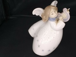 LLADRO&#39;S ANGEL PLAYING A LYRE, 6528, 10.75 INCHES TALL - £53.98 GBP