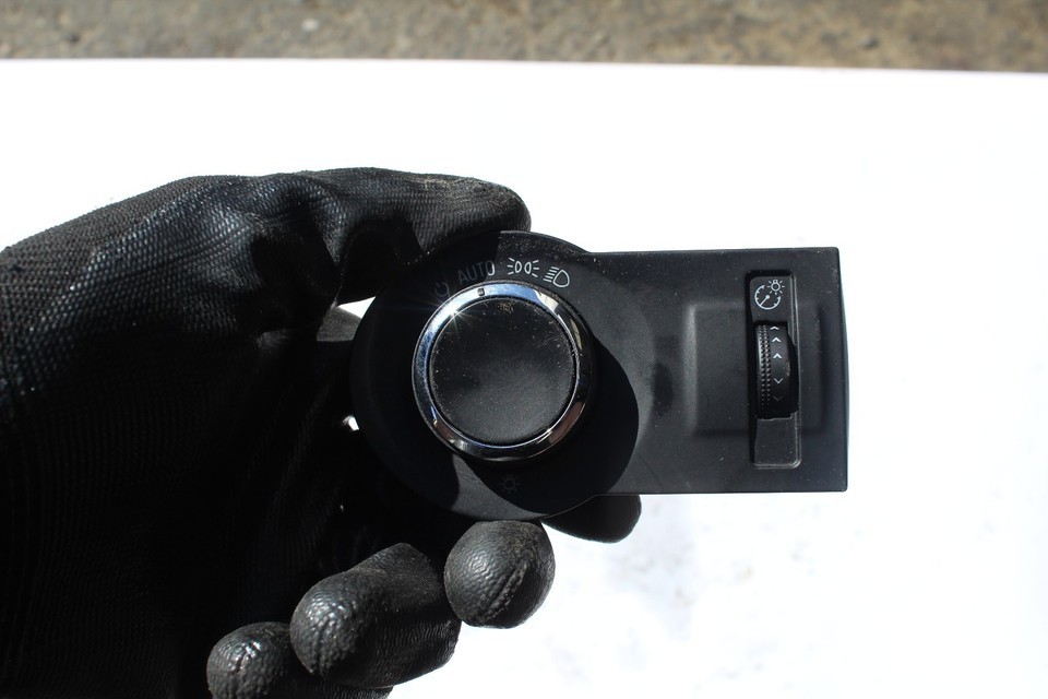 2010-2012  CHEVROLET CAMARO SS INTERIOR HEADLIGHT LAMP SWITCH R3264 - $39.59