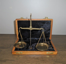 Traveling Balance Scale in Wood Case Prospector Jewelers Mining Miners Vintage - £50.33 GBP
