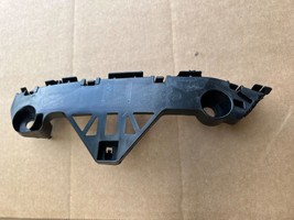 NEW BBM4-50-0U1G FOR 2010-2013 Mazda 3 Front Left Bumper Retainer - $18.69