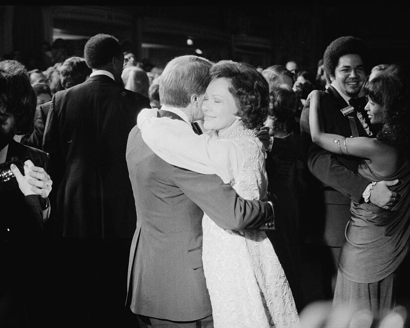 President Jimmy Carter and Rosalynn dance at 1977 Inaugural Ball Photo Print - £7.03 GBP - £11.72 GBP
