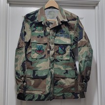 VTG US Military Air Force Woodland Camo Field Jacket w/ 7 Patches Men&#39;s ... - $55.19 CAD