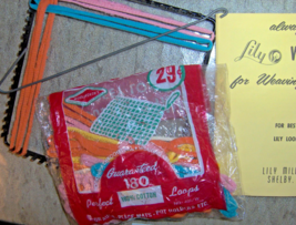 Vintage Weaving Hooking Hand Loom Model 92 w/Instructions Lily Mills She... - $1,854.64 MXN