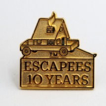 Vintage Escapees RV Club 10 Years Membership Gold Tone Lapel Pin Wagon House - $9.99