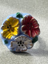 Vintage Perwinkle w Red White &amp; Yellow Flowers Round Plastic Disk Silvertone Adj - £9.02 GBP