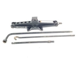 Jack Kit Spare Tools OEM 2005 Lincoln Navigator  - $1,141.08 MXN