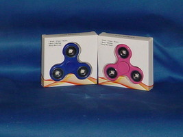 FIDGET HAND SPINNERS  Set of 2  PINK and BLUE High Quality BRAND NEW IN BOX - £1.55 GBP
