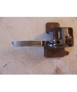 1977 CENTURY COUPE RIGHT INSIDE DOOR HANDLE USED OEM BUICK 9879472 - €58,45 EUR