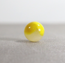 Vtg Peltier Peerless Patch Shooter Marble 5/8in Clear Translucent Yellow - £10.61 GBP