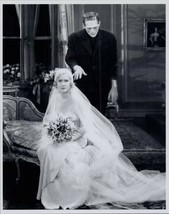 Frankenstein 1931 Boris Karloff creeps toward Mae Clarke 8x10 photo - £7.47 GBP