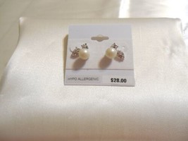 Department Store 7mm Silver Tone Sim. Pearl Pave Leaf Earrings Y420 - £10.53 GBP