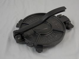 Cast Iron Tortilla Press Dough Flour Tortilla Rotis Quesadilla Maker LAR... - $835.77 MXN