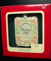 Carlton Cards Heirloom Christmas Ornament 1992 Picture Perfect 2 Sided Frame - $8.99