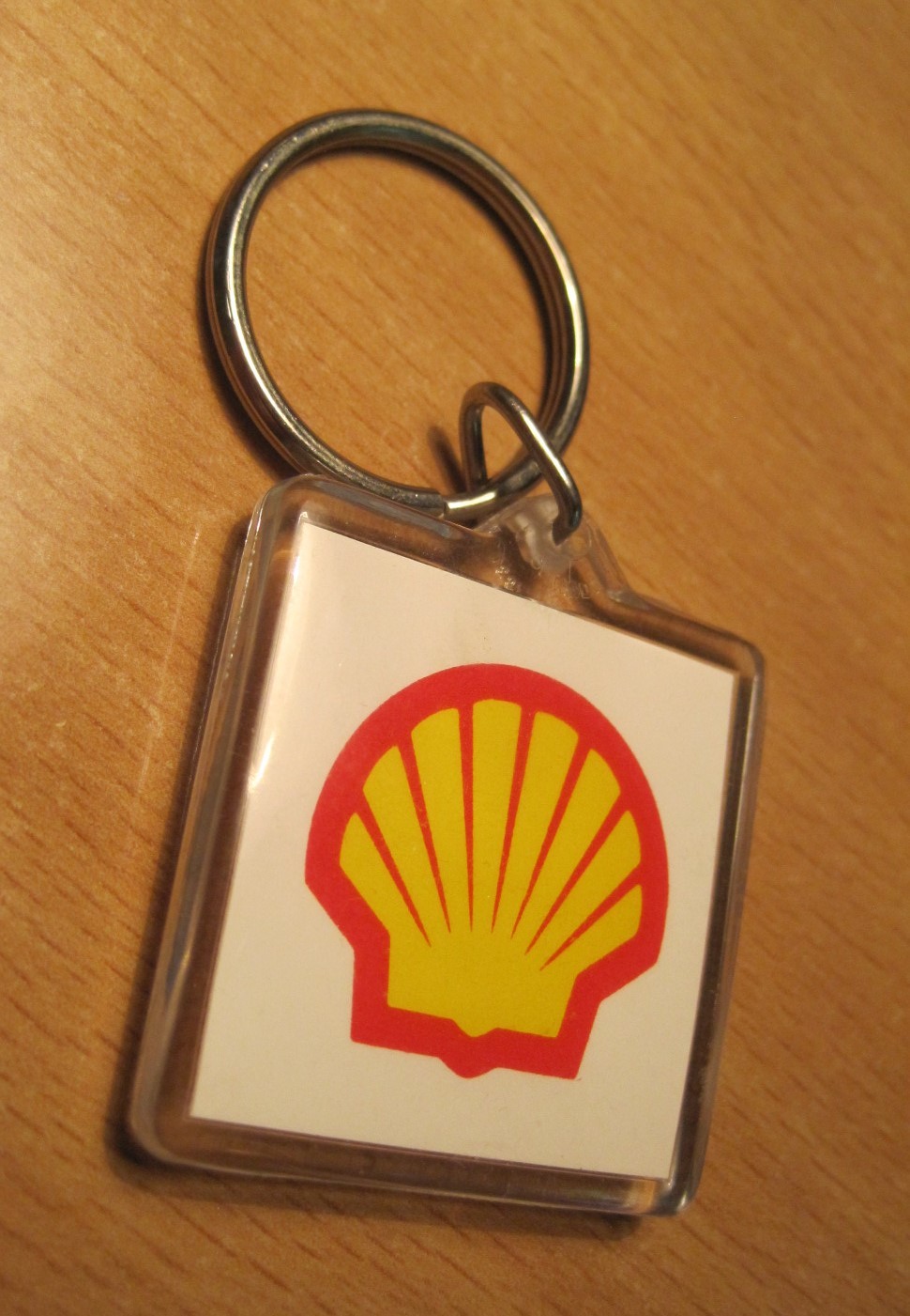 Vintage SHELL CANADA Oil Gas Station Key Chain Keychain  - $9.99