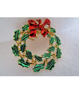 Vintage Christmas Holly Wreath Red Ribbon GOLD TONE METAL PIN Brooch - £4.12 GBP