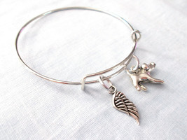 In Memory Of Angel Wing &amp; 3D Dog (2) Charms On Silver Adjustable Bangle Bracelet - £4.78 GBP