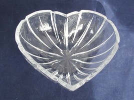 Beautiful Leaded Crystal Heart Shaped Bowl Starburst Cut - $12.86